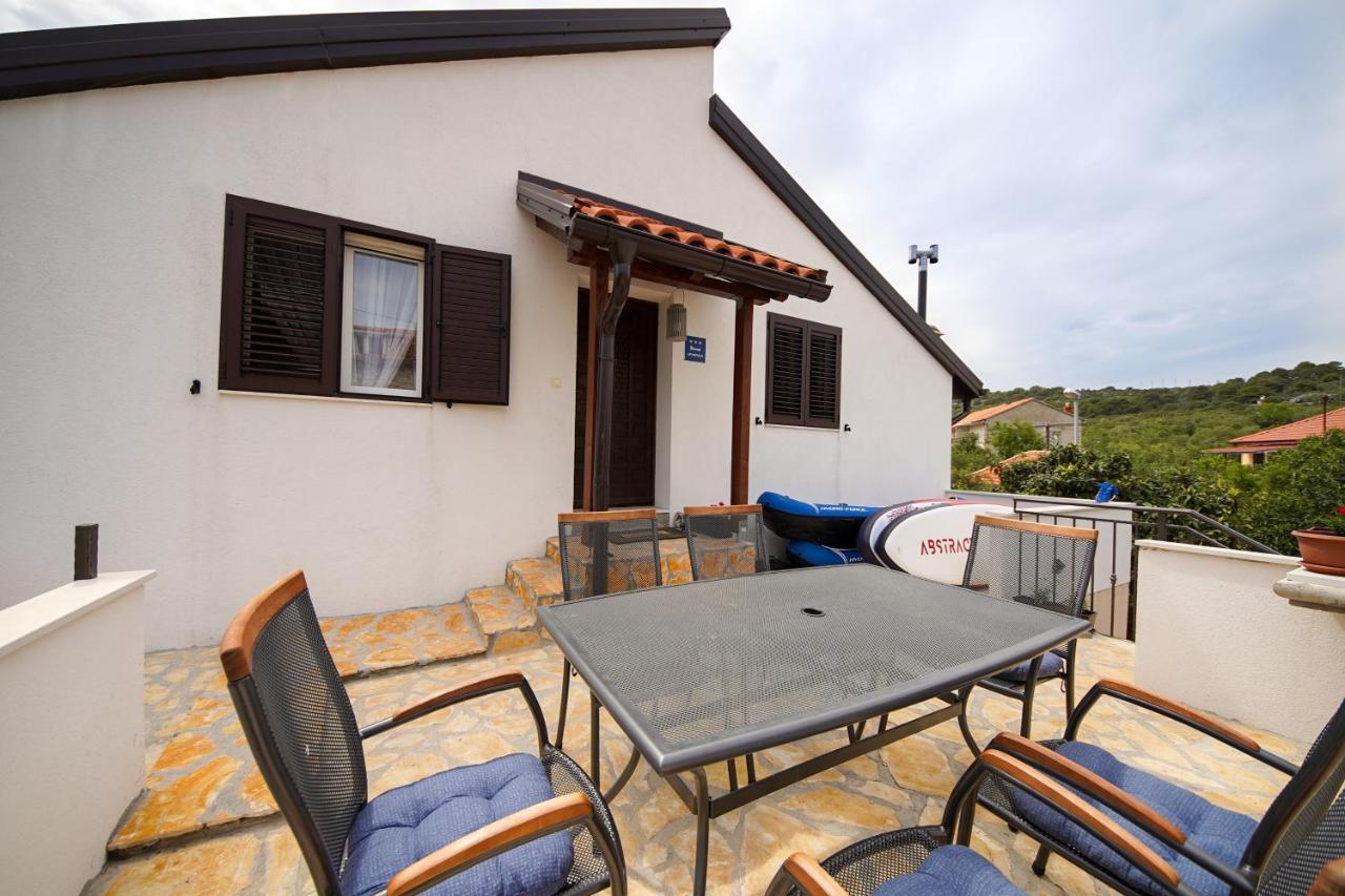 Kaprije Apartmani Tina I Ena מראה חיצוני תמונה