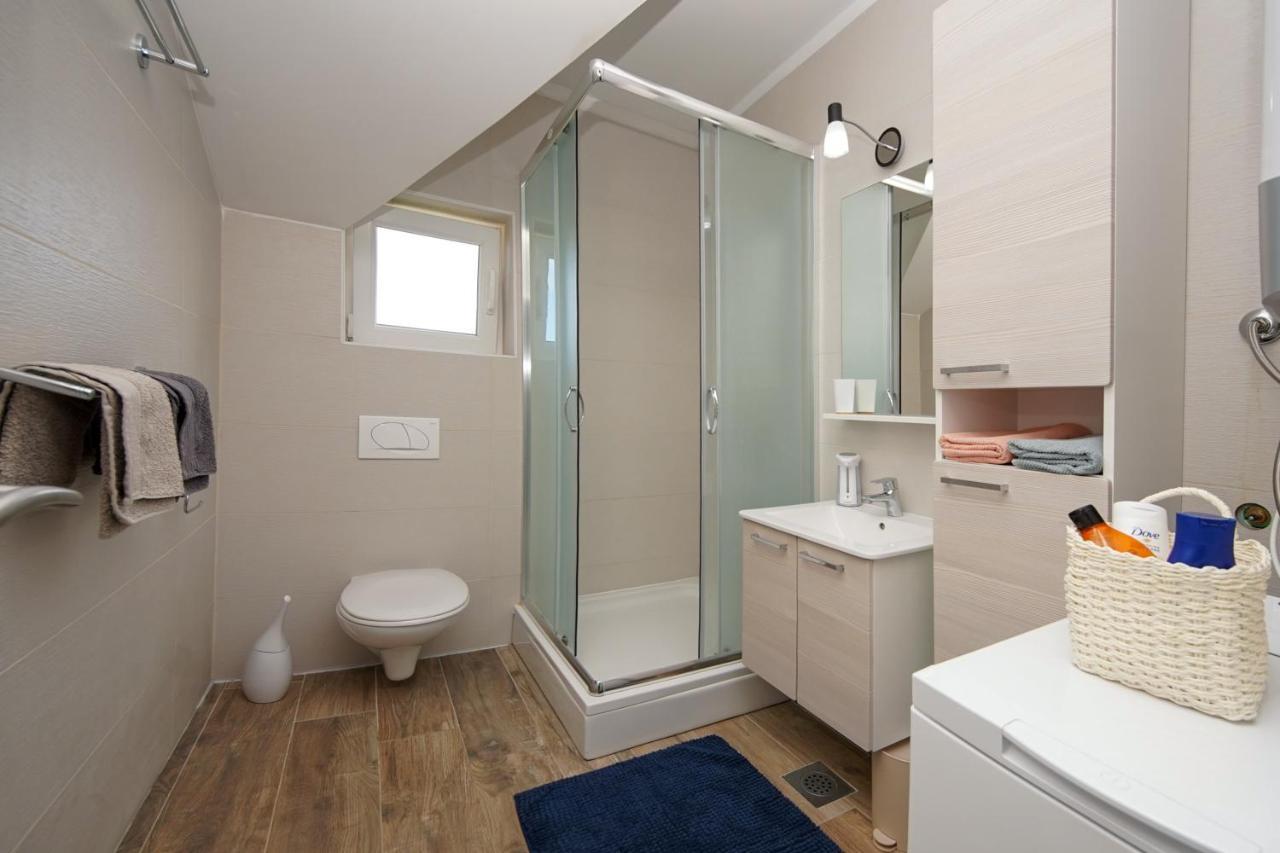 Kaprije Apartmani Tina I Ena מראה חיצוני תמונה