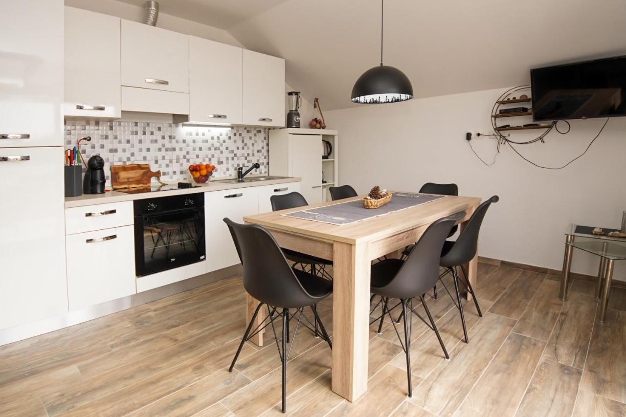 Kaprije Apartmani Tina I Ena מראה חיצוני תמונה