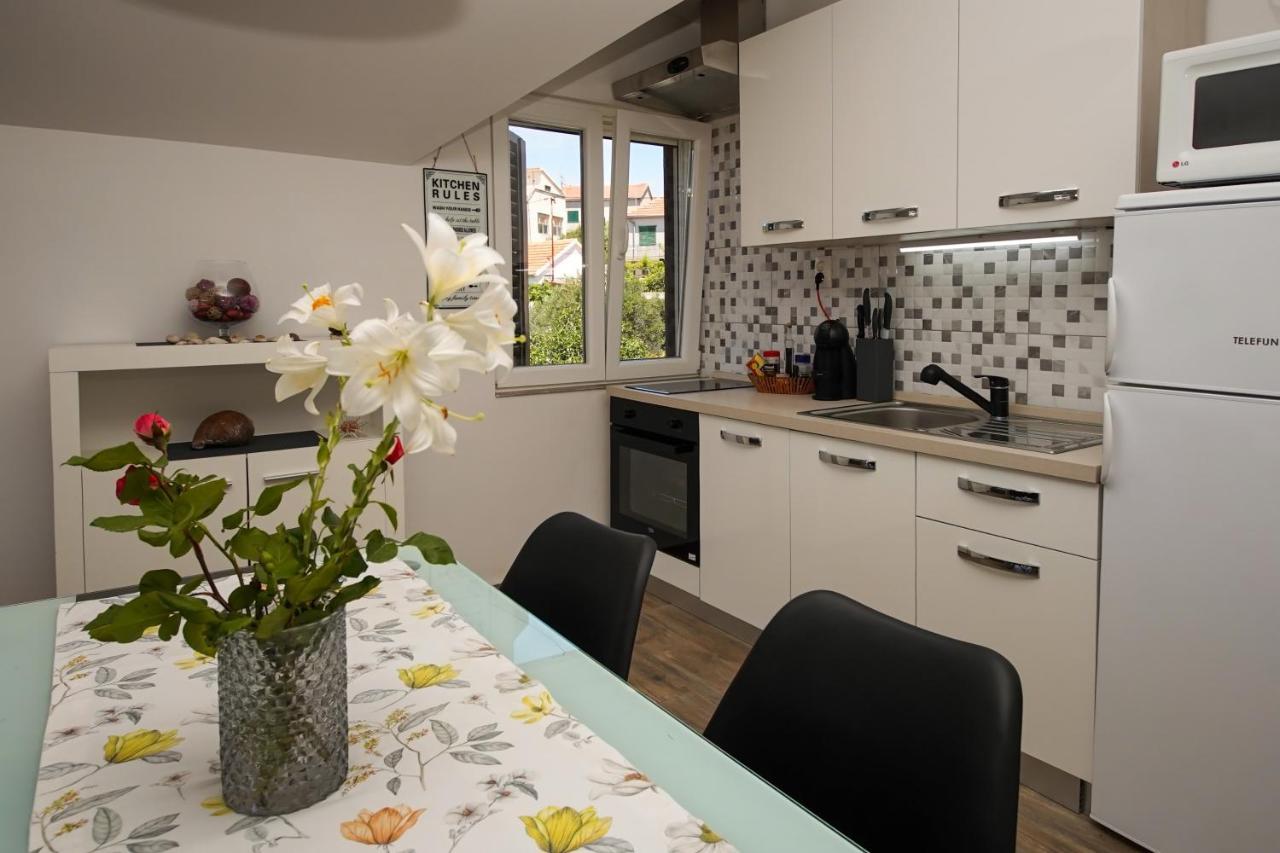Kaprije Apartmani Tina I Ena מראה חיצוני תמונה
