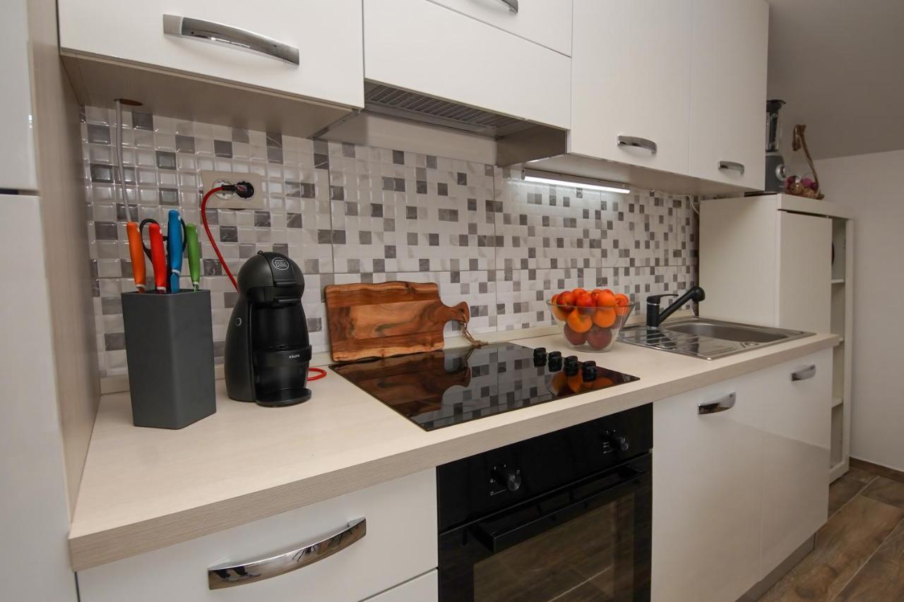 Kaprije Apartmani Tina I Ena מראה חיצוני תמונה