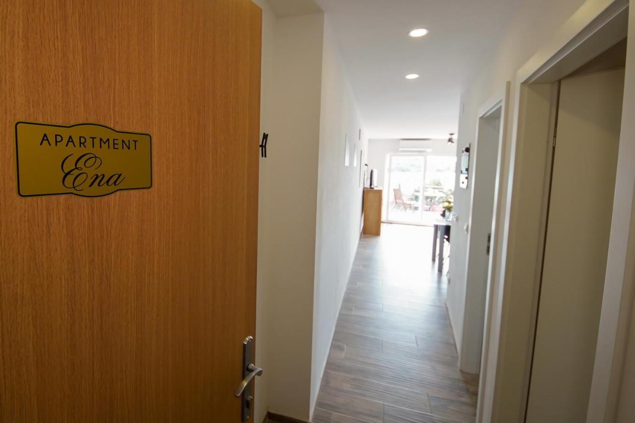 Kaprije Apartmani Tina I Ena מראה חיצוני תמונה