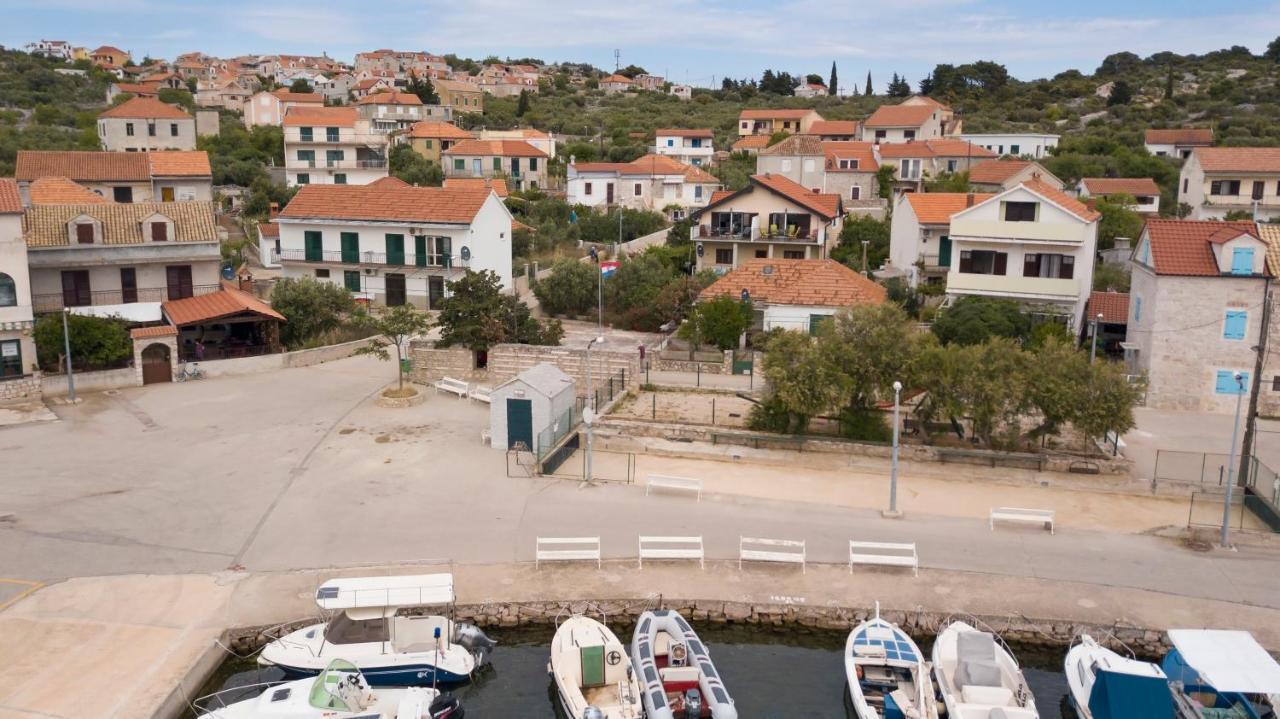 Kaprije Apartmani Tina I Ena מראה חיצוני תמונה