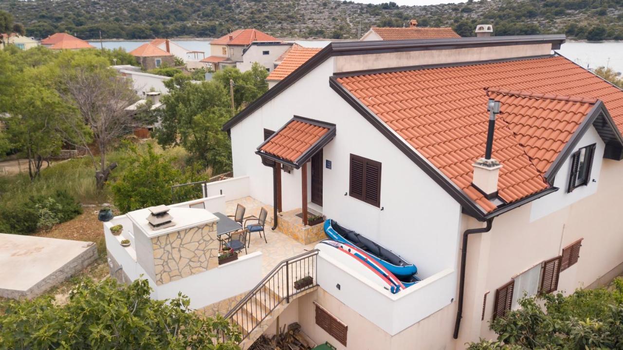 Kaprije Apartmani Tina I Ena מראה חיצוני תמונה